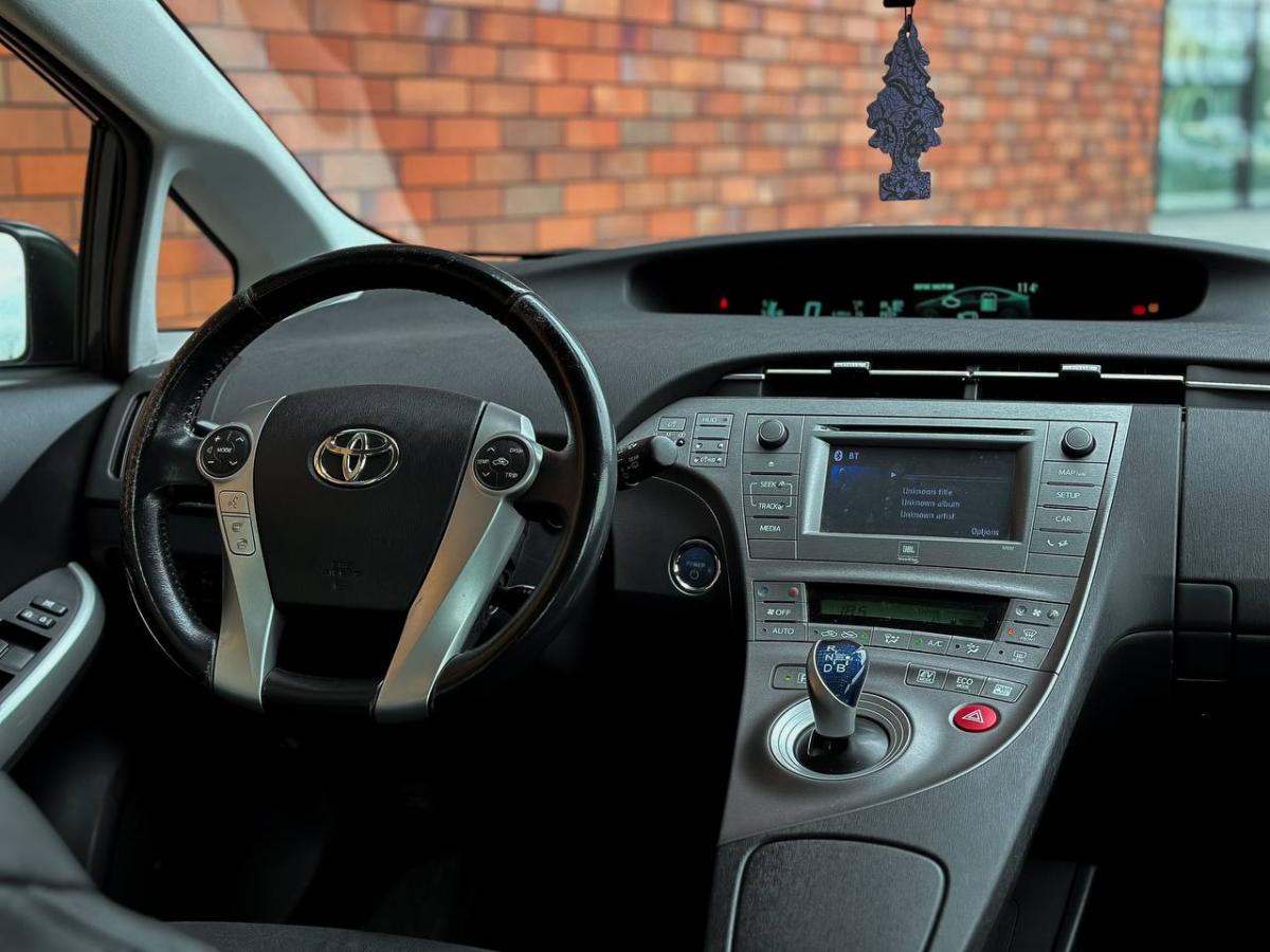 Toyota Prius 30