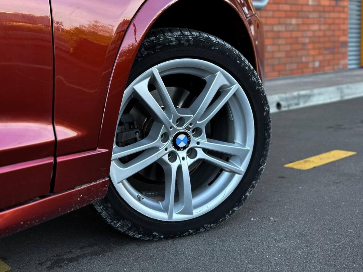 BMW X3 RED