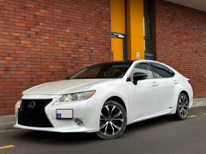 Lexus ES300h F-Sport 