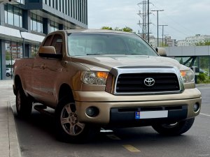 Toyota Tundra 5.7 V8