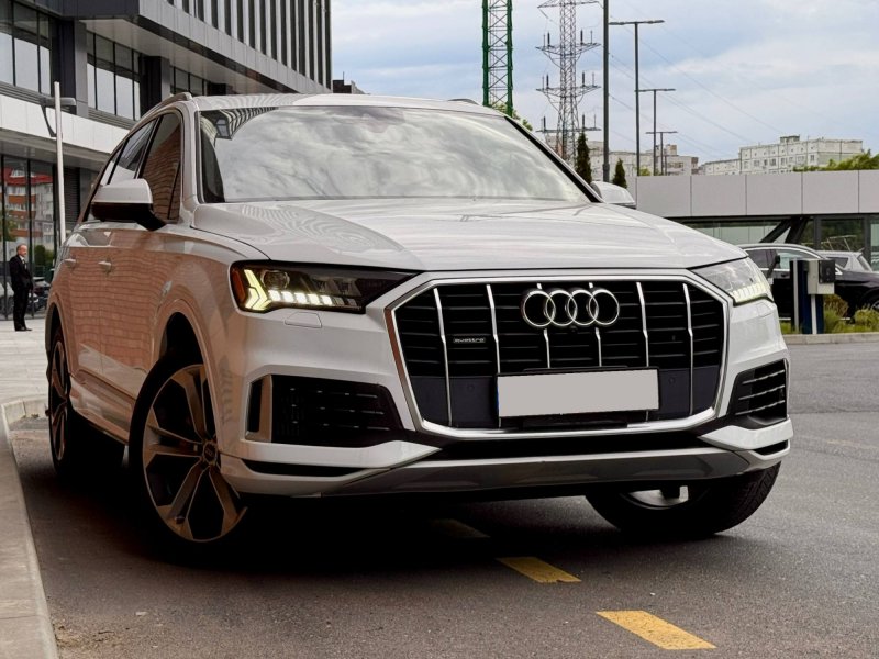 Audi Q7 (7-seats)