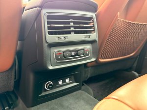 Audi Q7 (7-seats)