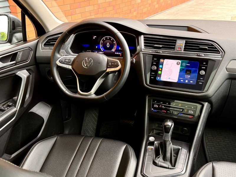 Volkswagen Tiguan R-Line (7 seats)