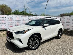 Toyota Highlander 8 locuri