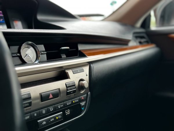 Lexus